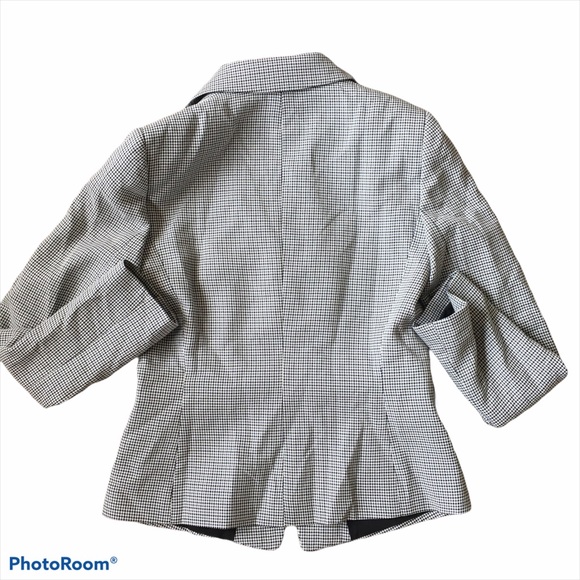 Tahari Candra Double-Breasted Houndstooth Blazer - Picture 7 of 7